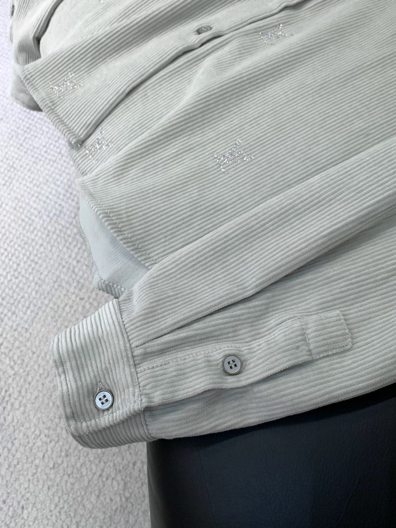 l0vis Vvtt0n t-shirt